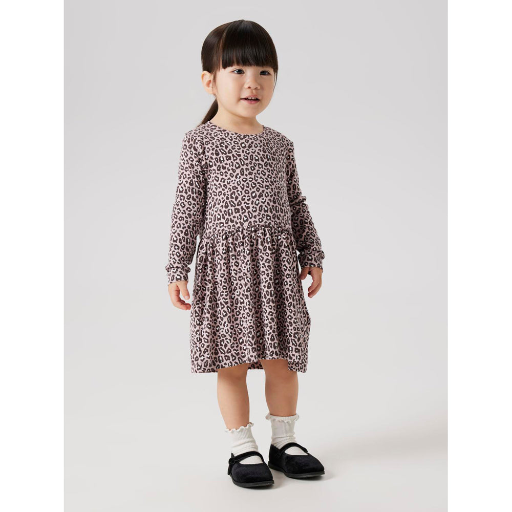 Nmfleoana dress
